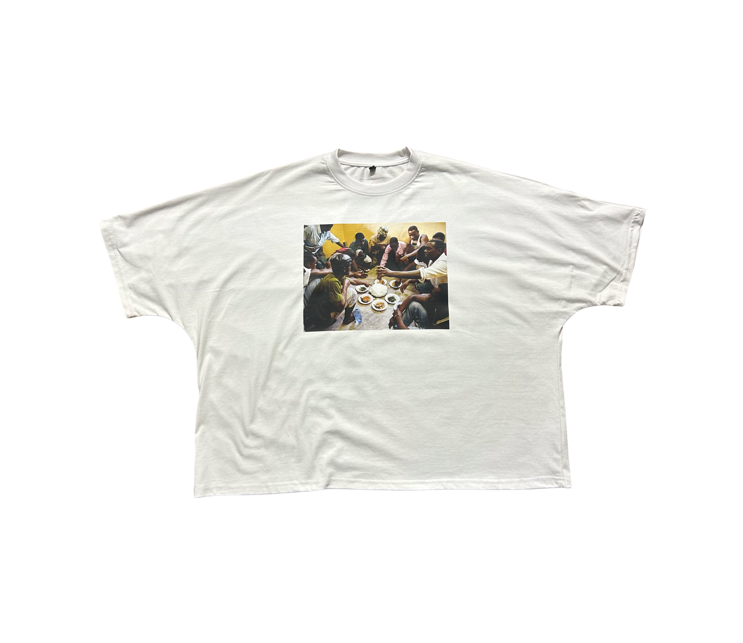 EVERYBODY EATS TEE